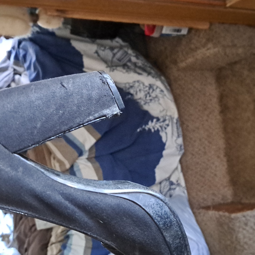 Heels - Picture 2 of 5